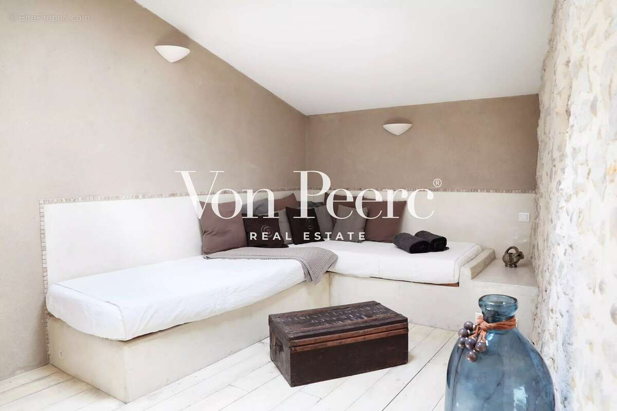 Appartement à SAINT-LAURENT-DES-ARBRES