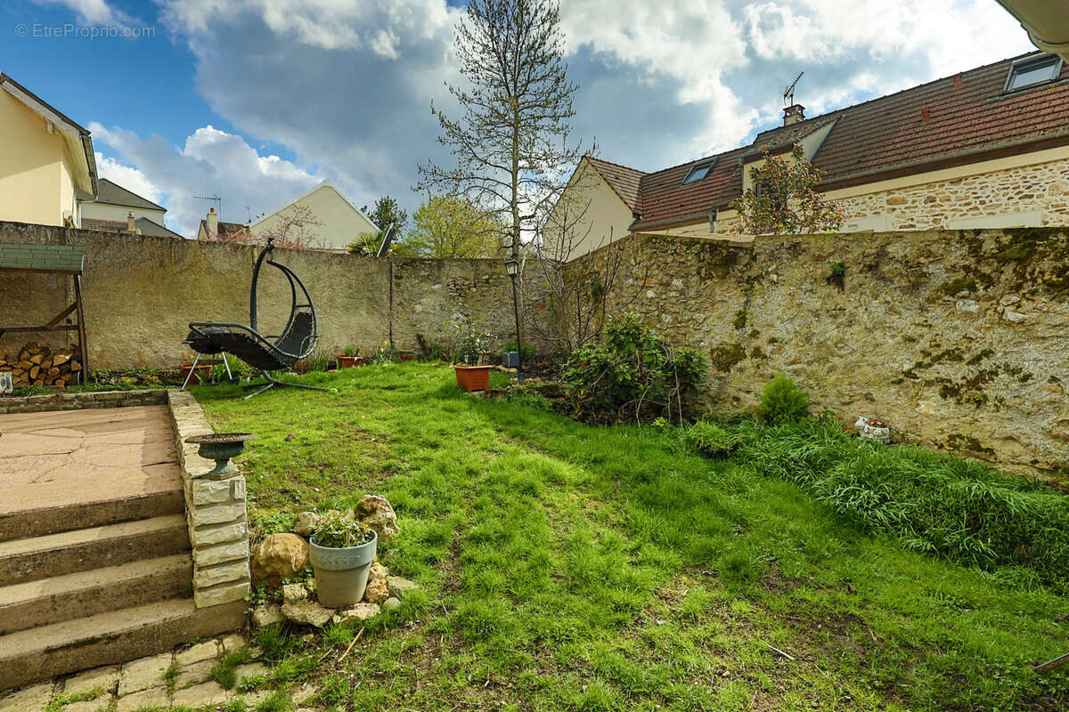 Maison à SAINTRY-SUR-SEINE
