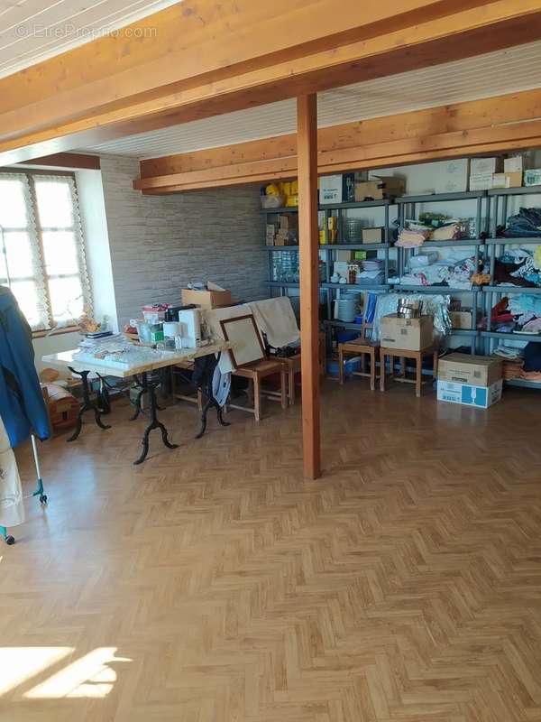 Commerce à VARACIEUX