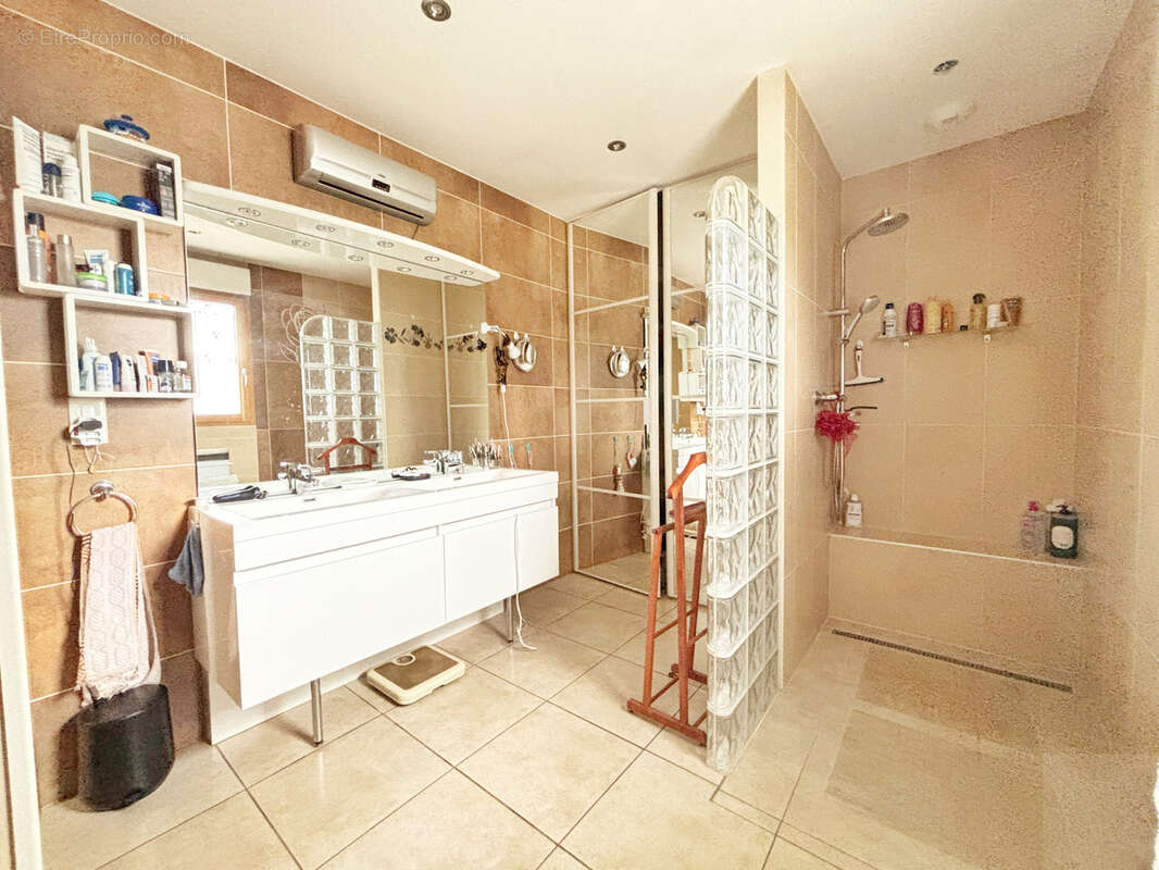 Pavillon individuel 200m2 - jardin - garage - 2 studios - 10 mn amiens - photo 7