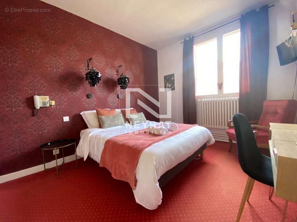 Commerce à PARAY-LE-MONIAL