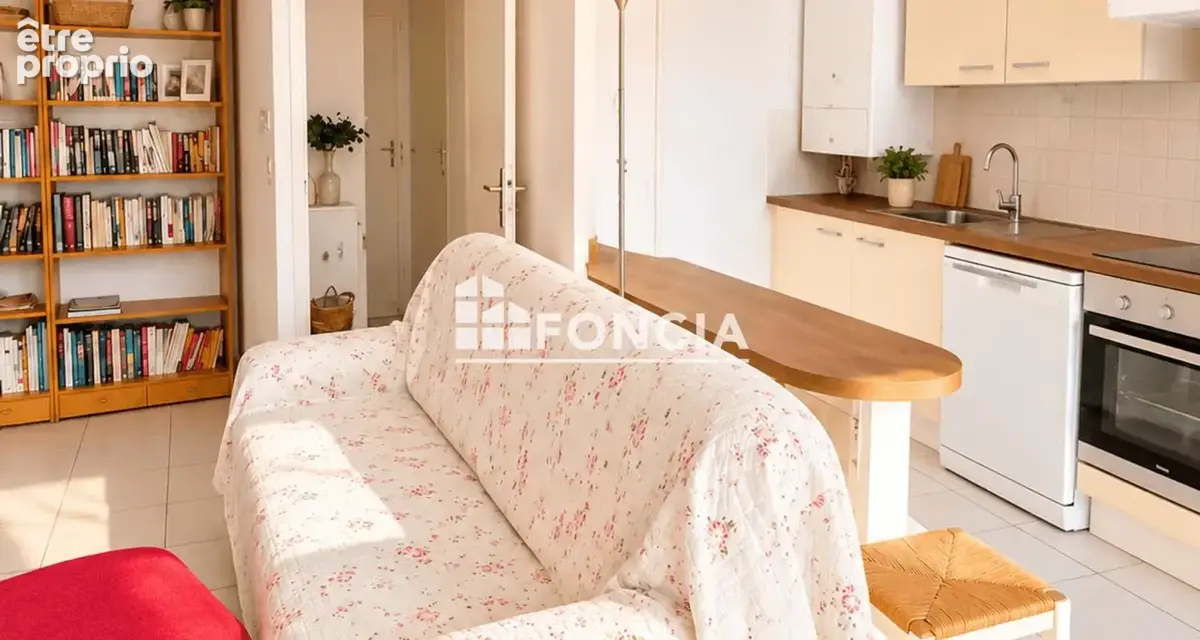 Appartement T3 avec terrasse, garage et parking privatif – Vendu loué - photo 2