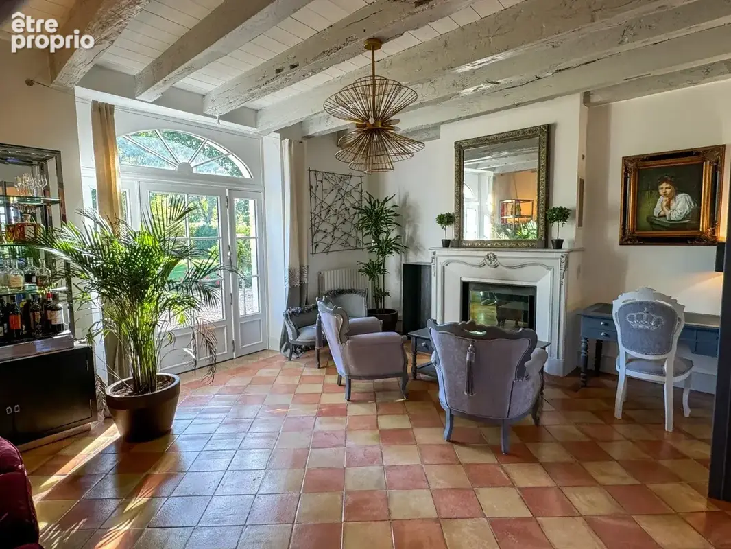 Maison élégante de style chartreuse avec maison d'amis dans un parc privé - photo 8
