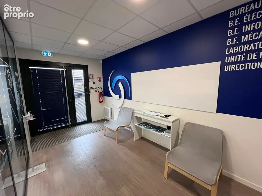 A vendre / a louer - brest kergonan - bureaux de 552 m² avec garage - photo 4