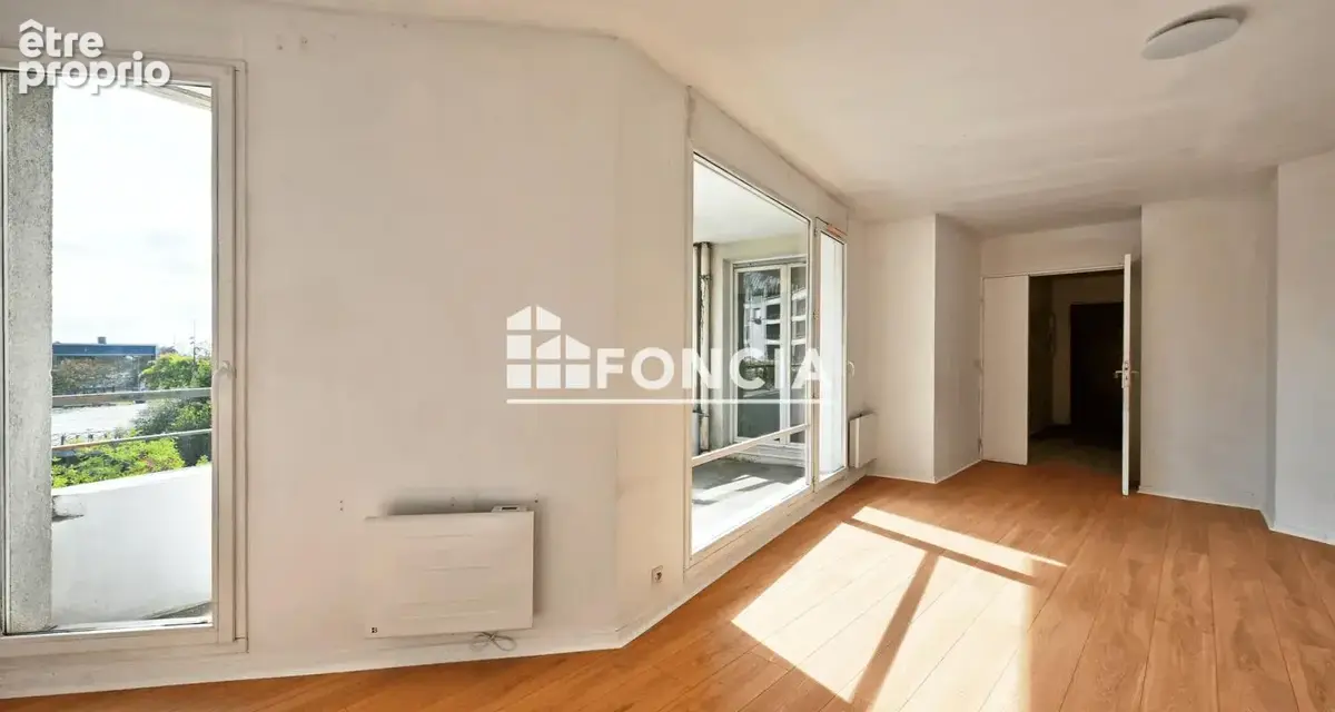 Cergy le haut - face gare – balcon plein sud – 64 m² - parking sous sol - photo 2