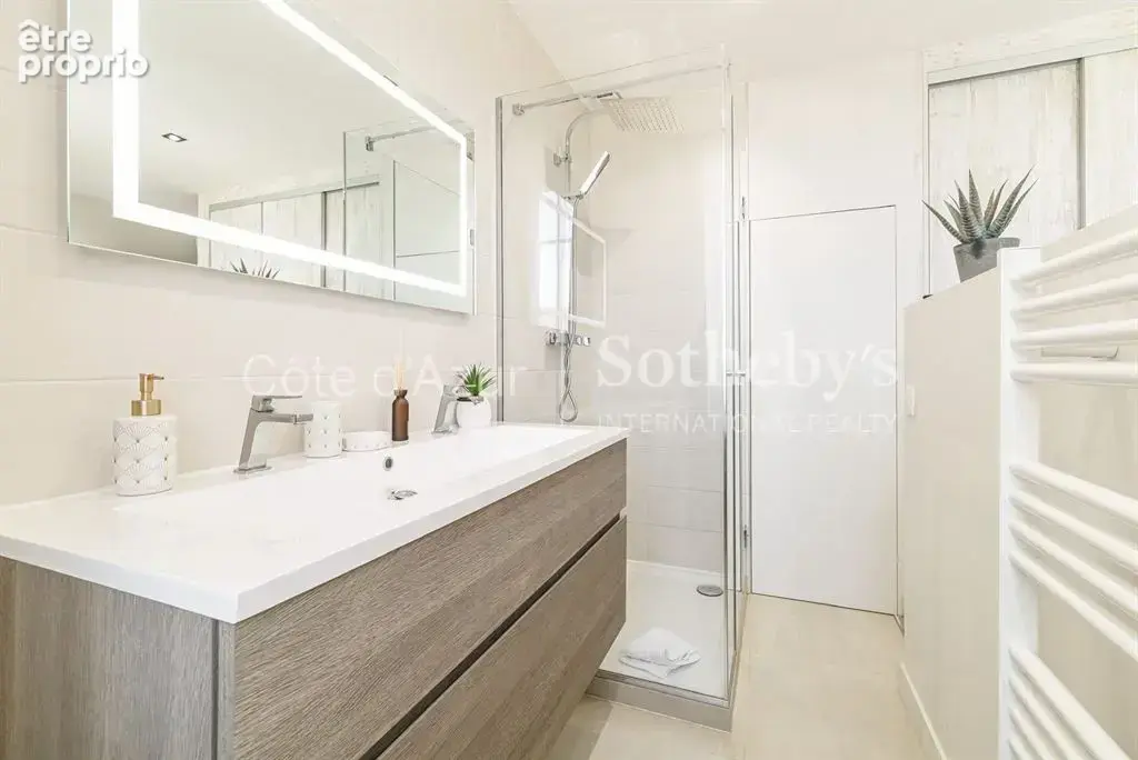 Cannes centre, duplex trois chambres avec balcon plein sud proche du Palais des Festivals - photo 12