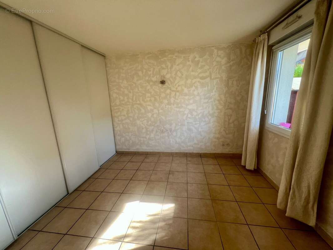 Appartement à BRUYERES-LE-CHATEL