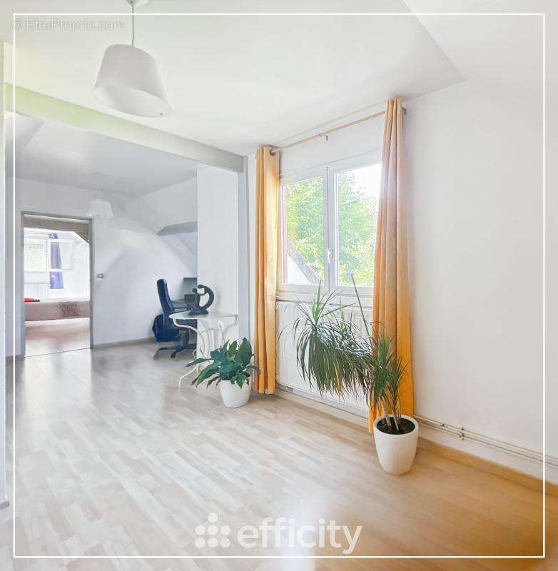 Maison à ROISSY-EN-BRIE