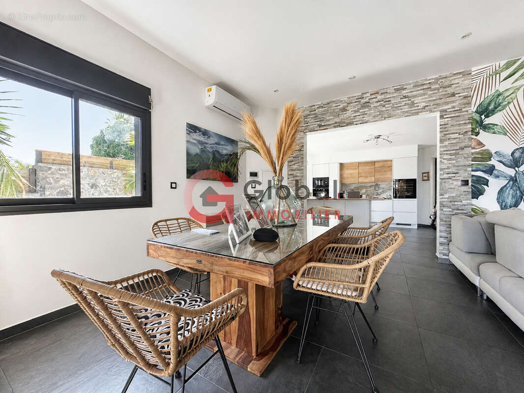 Maison 5 pièces avec piscine et vue mer, Saint-Leu - photo 4