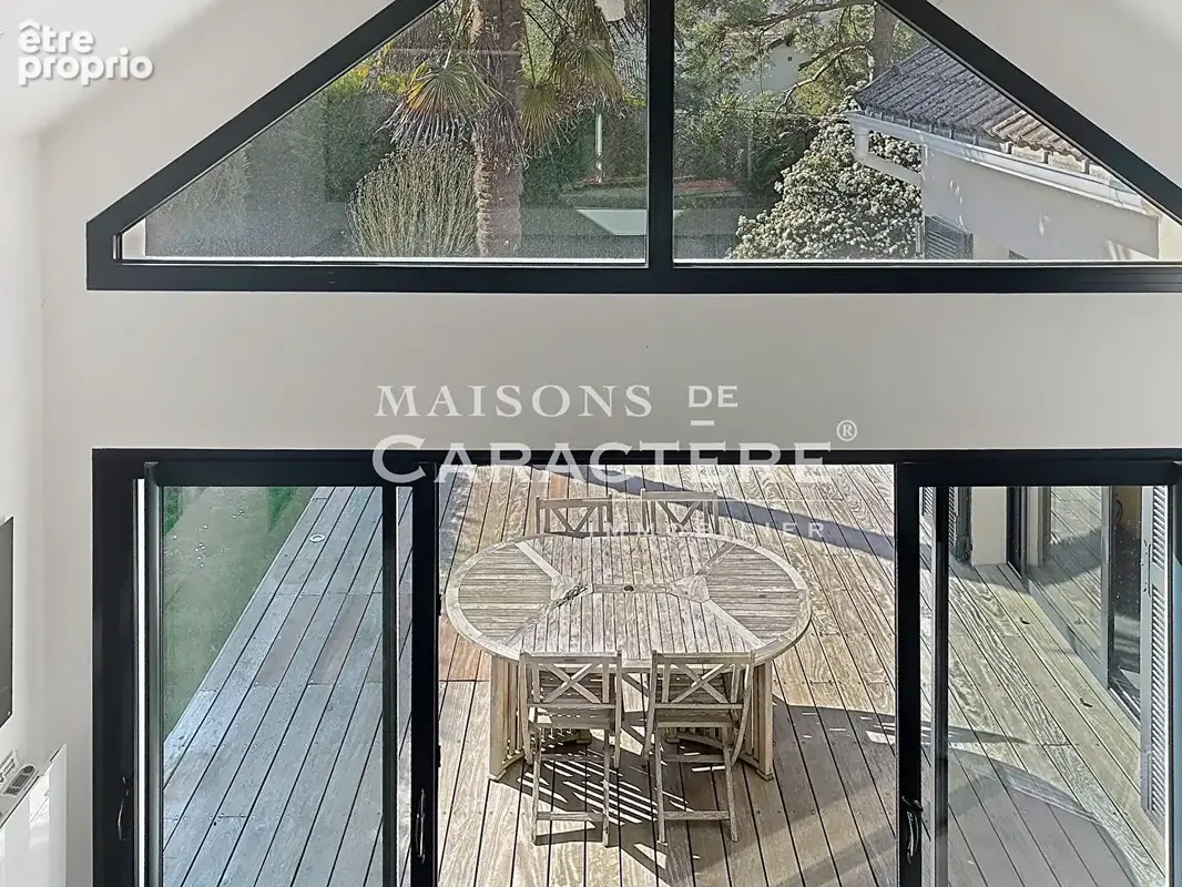 Maison de charme individuelle avec triple Séjour & Hauteur cathédrale - photo 5