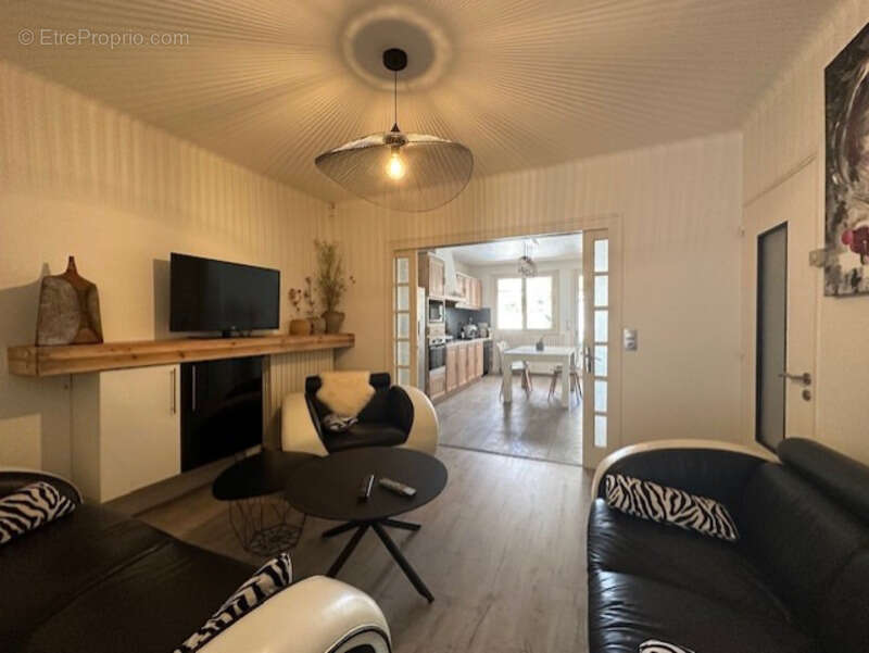 La Roche-sur-Yon, maison avec garage et jardin clos, trois chambres - photo 3