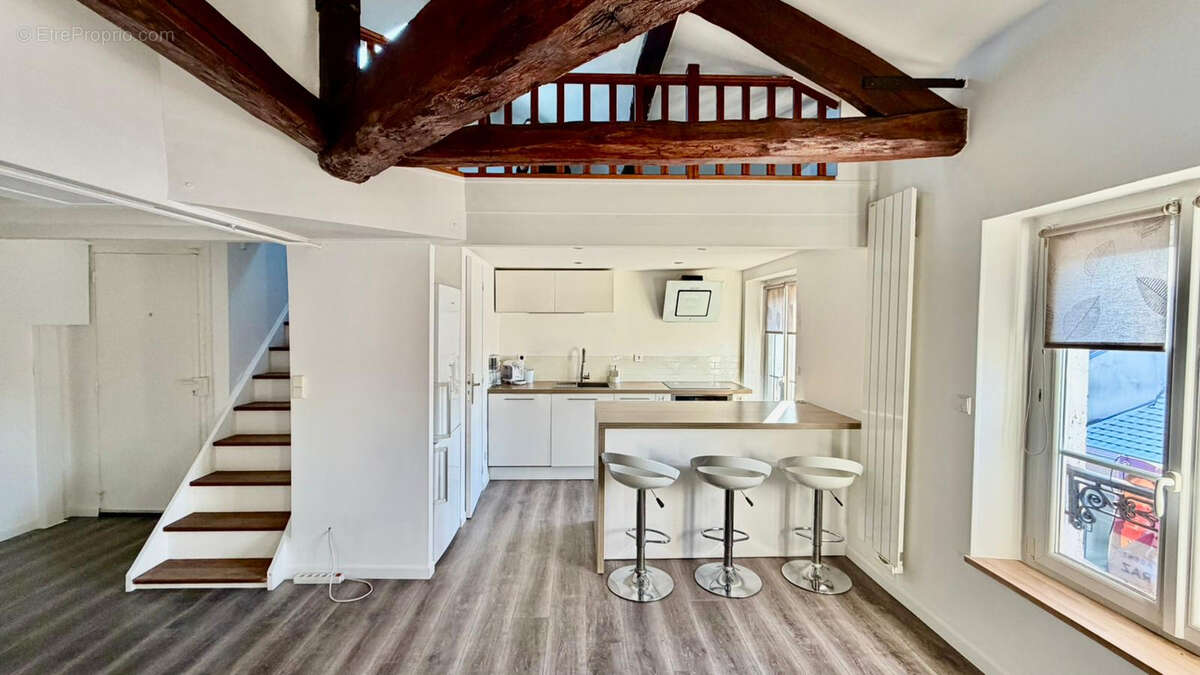 Appartement à LA CHAPELLE-EN-SERVAL