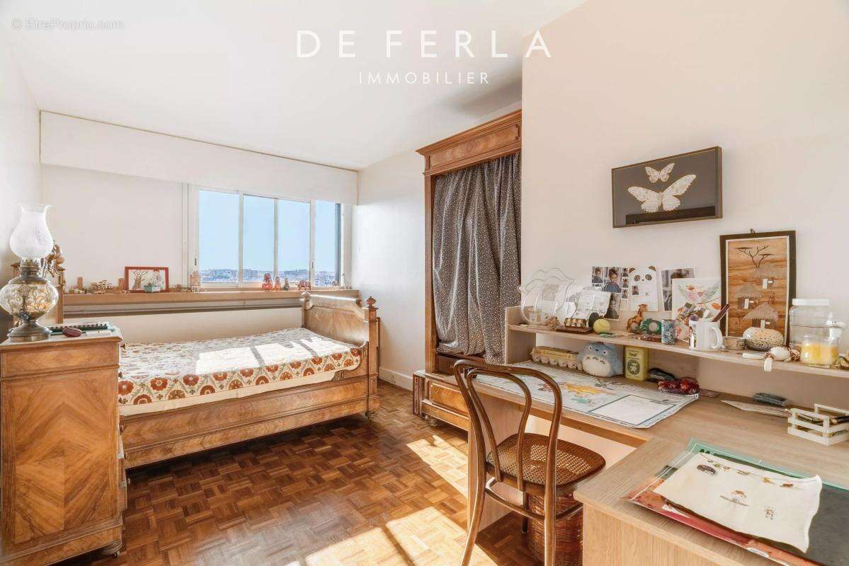 Appartement à PARIS-14E