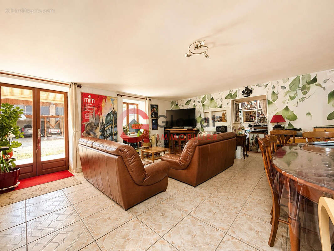 Ensemble immobilier 3 logements à Frontenay-Rohan-Rohan - photo 2