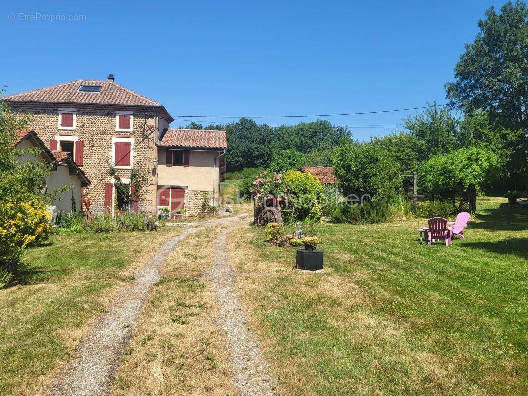 Maison à HAUTERIVES