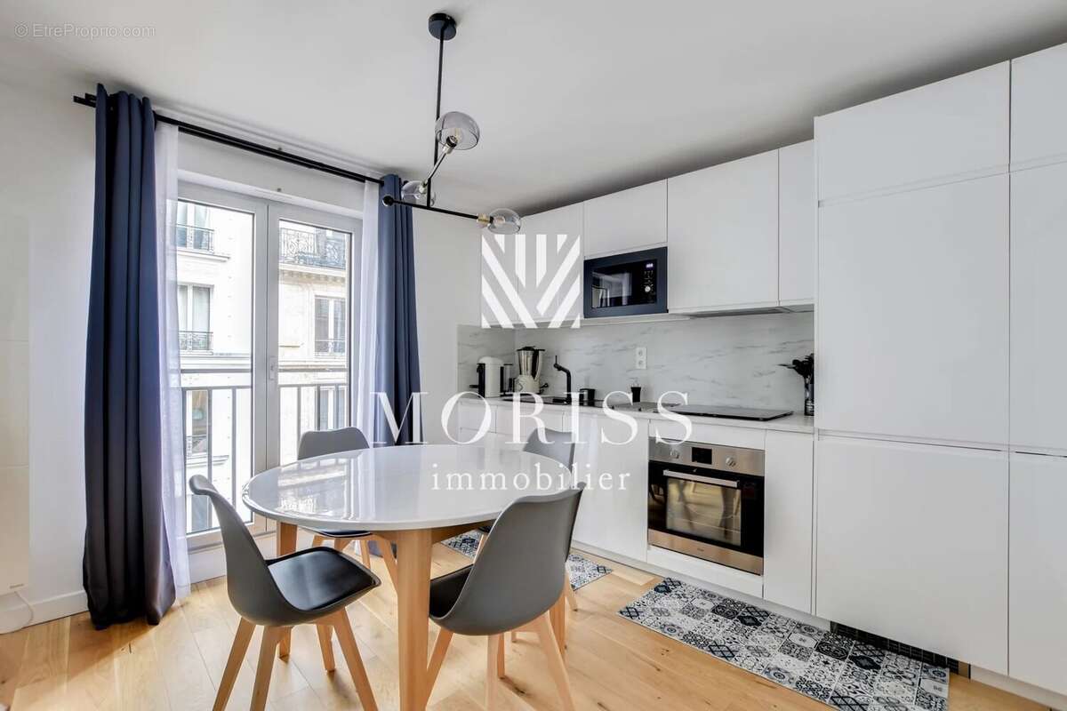 Appartement à PARIS-17E