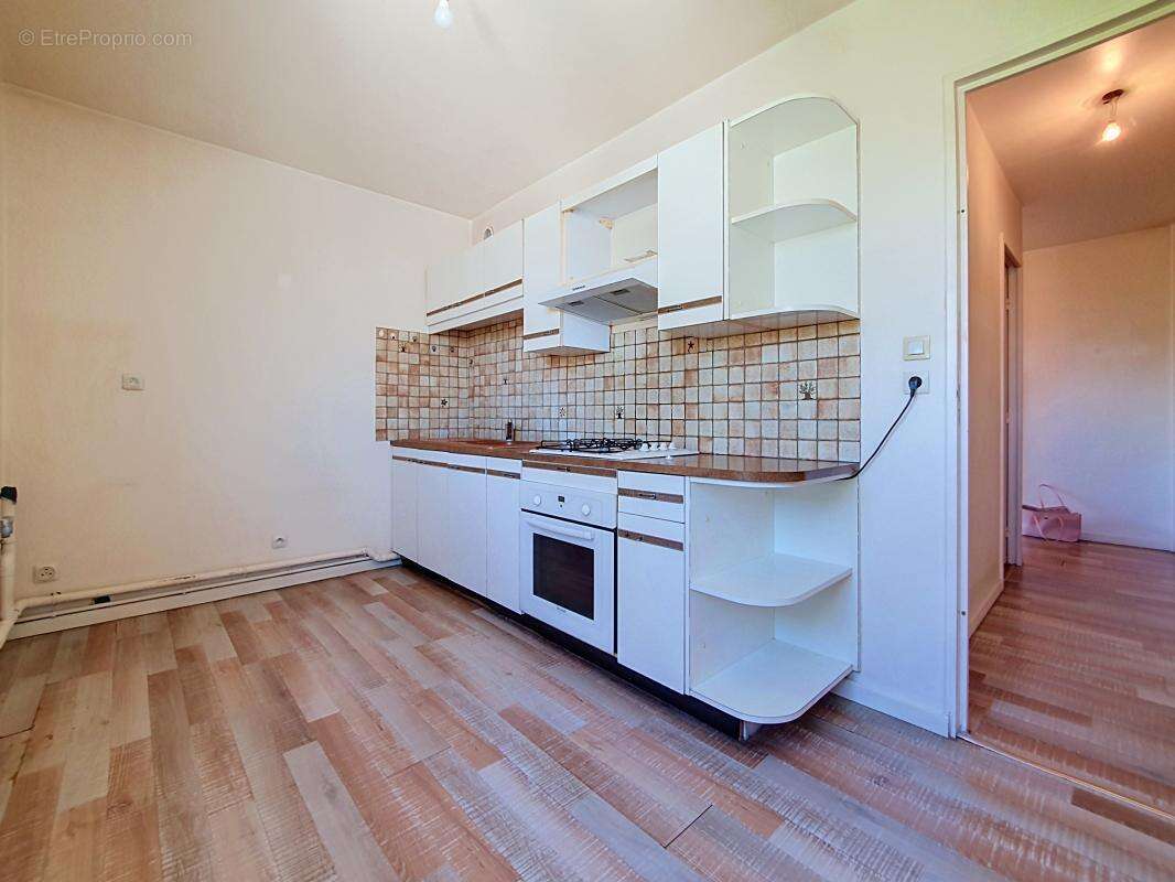 Appartement - 2 Chambres - Balcon - Cave - Jolie vue dégagée - Proche toutes commodités - photo 15