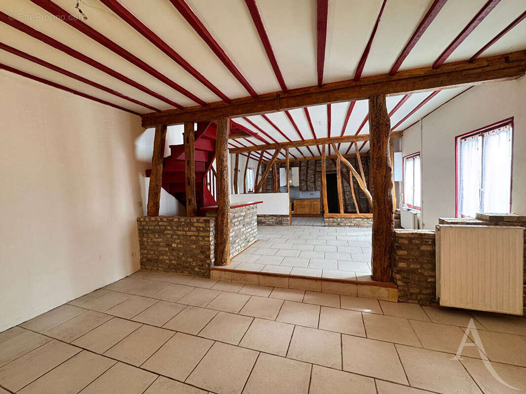 Maison à SAINT-VAAST-EN-CHAUSSEE