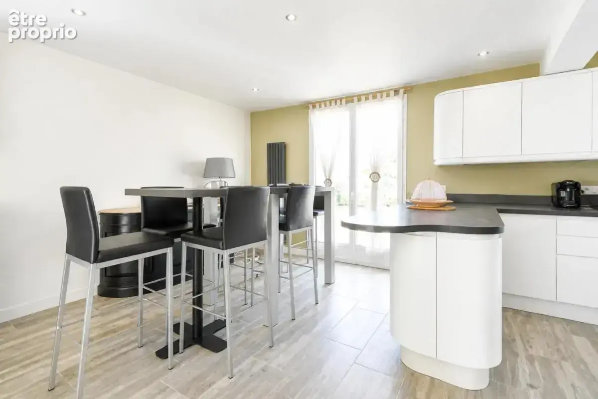 Maison familiale rénovée 4 chambres, environnement bucolique à Saint-Arnoult-en-Yvelines - photo 11