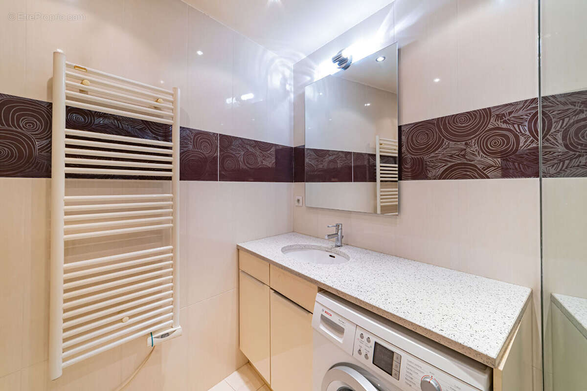 Appartement à VILLENEUVE-LOUBET