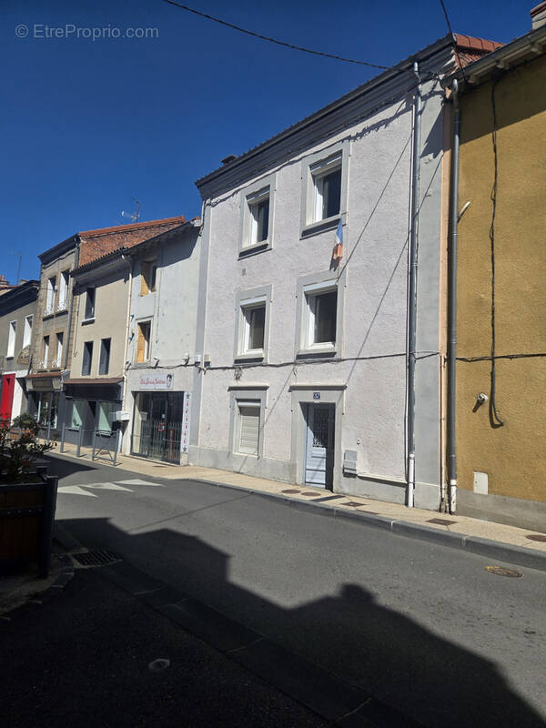 Appartement à SAINT-JUST-SAINT-RAMBERT