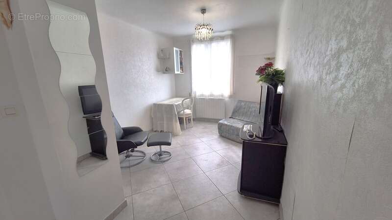 Appartement à MARSEILLE-4E