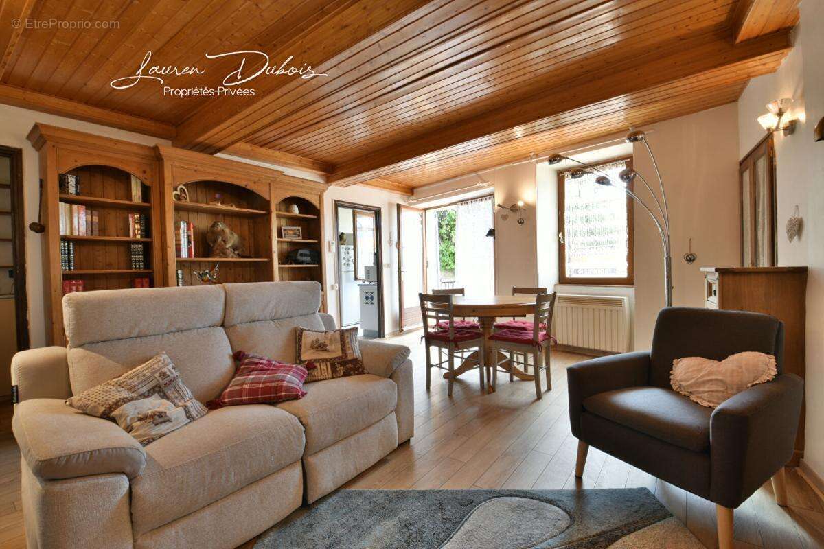TURRIERS - Maison de village avec terrasse et cave - photo 8