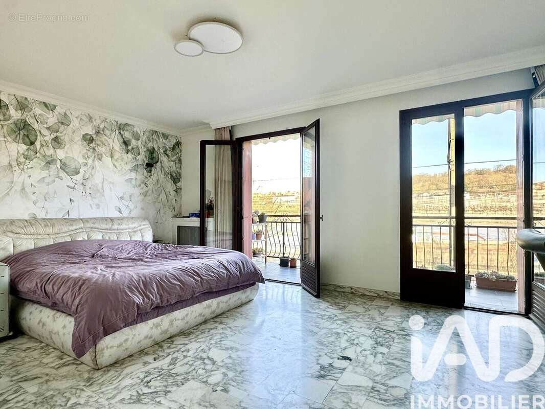 Photo 5 - Maison à VILLENEUVE-LE-ROI