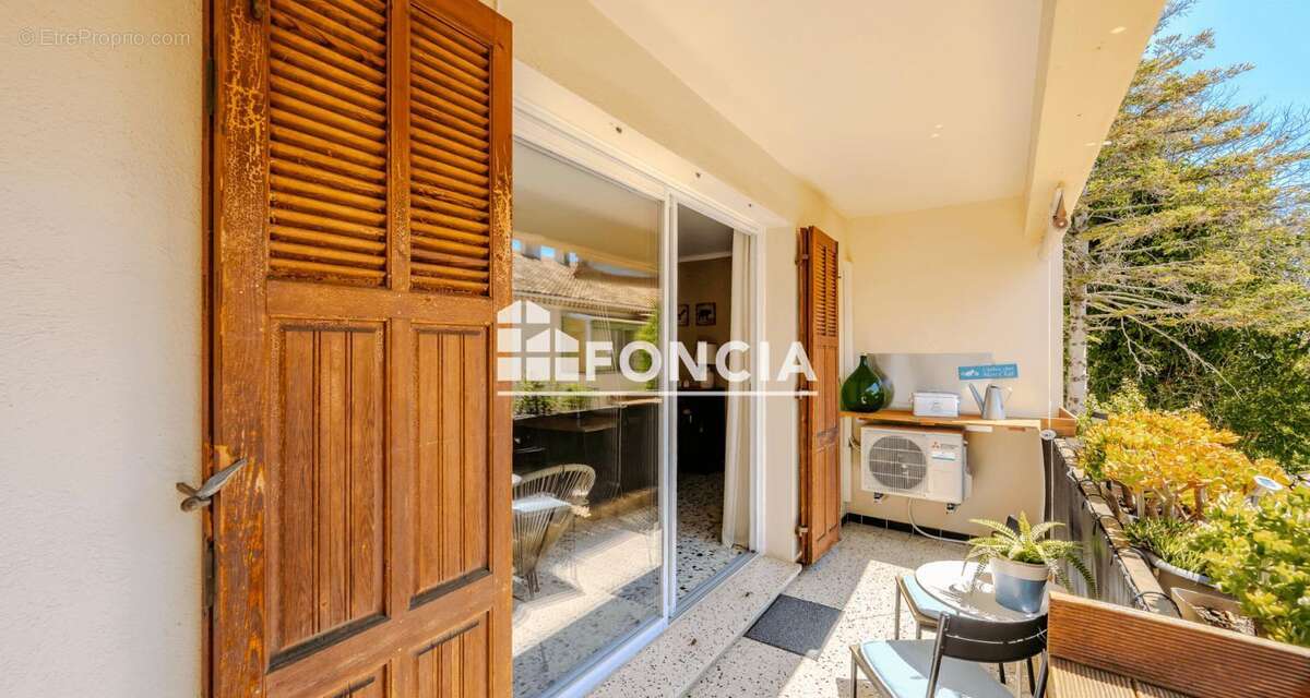 Appartement à HYERES