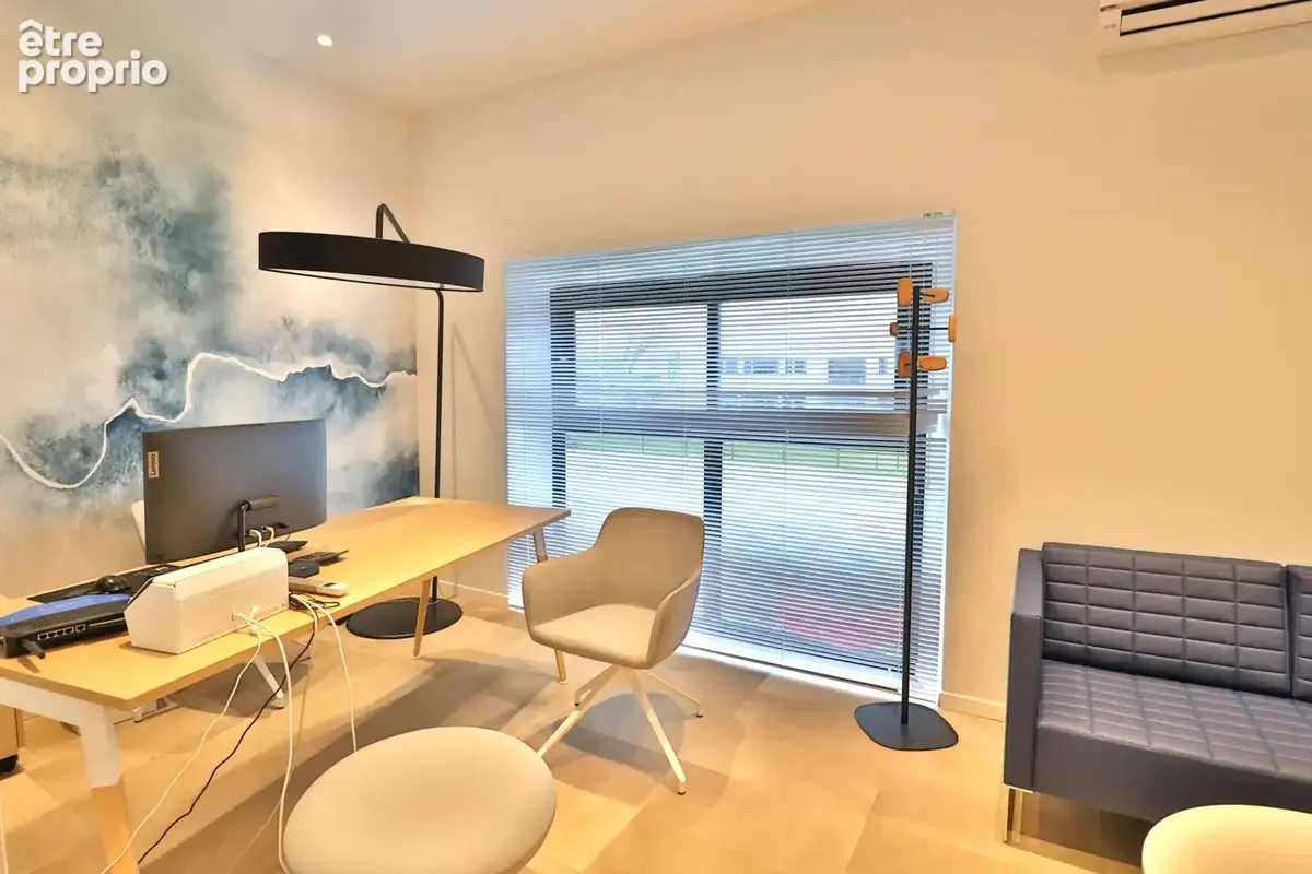 SAINTE-SAVINE Immeuble de bureaux neuf de 385m2, idéal siège social d'entreprise, cabinet comptable ou toutes - photo 9