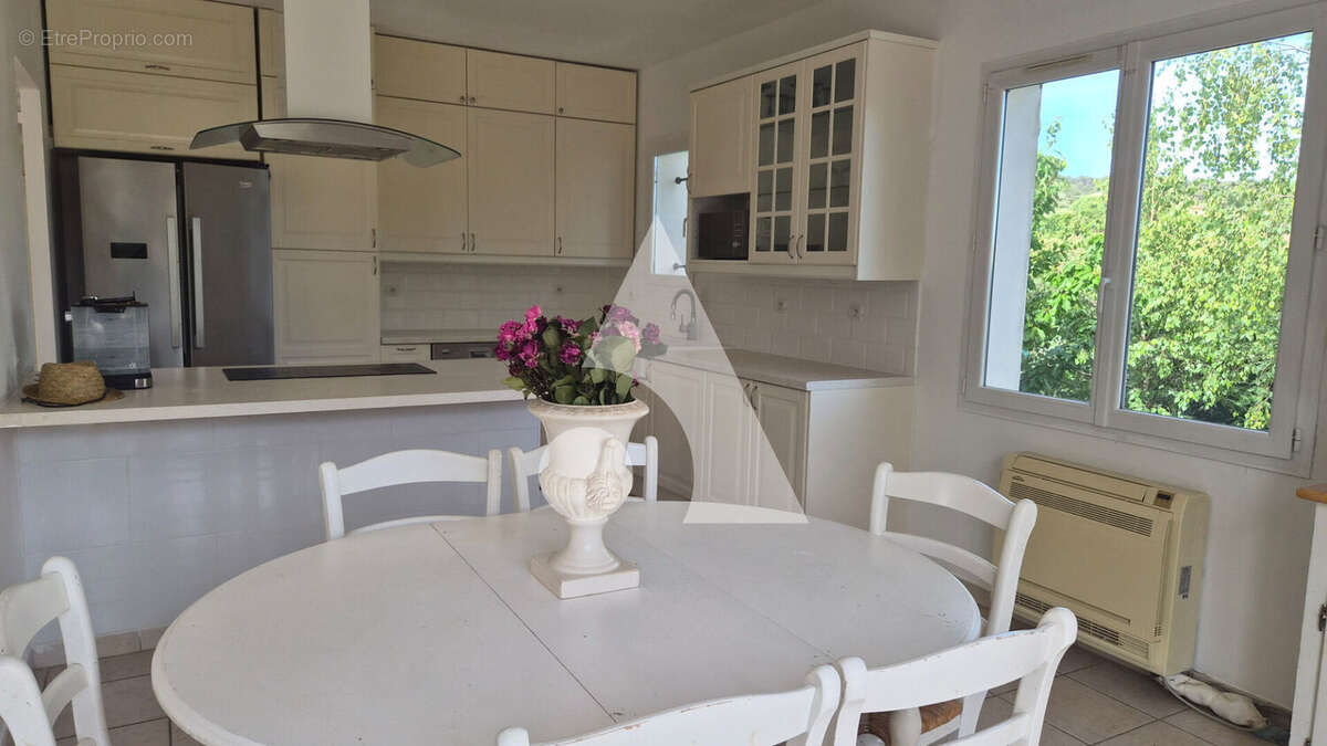 A vendre Villa T5 + Studio à Tavernes - photo 6