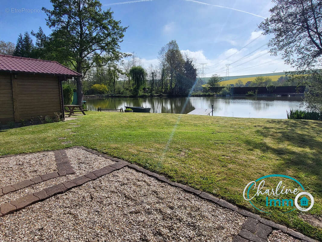 Terrain à LONGPRE-LES-CORPS-SAINTS