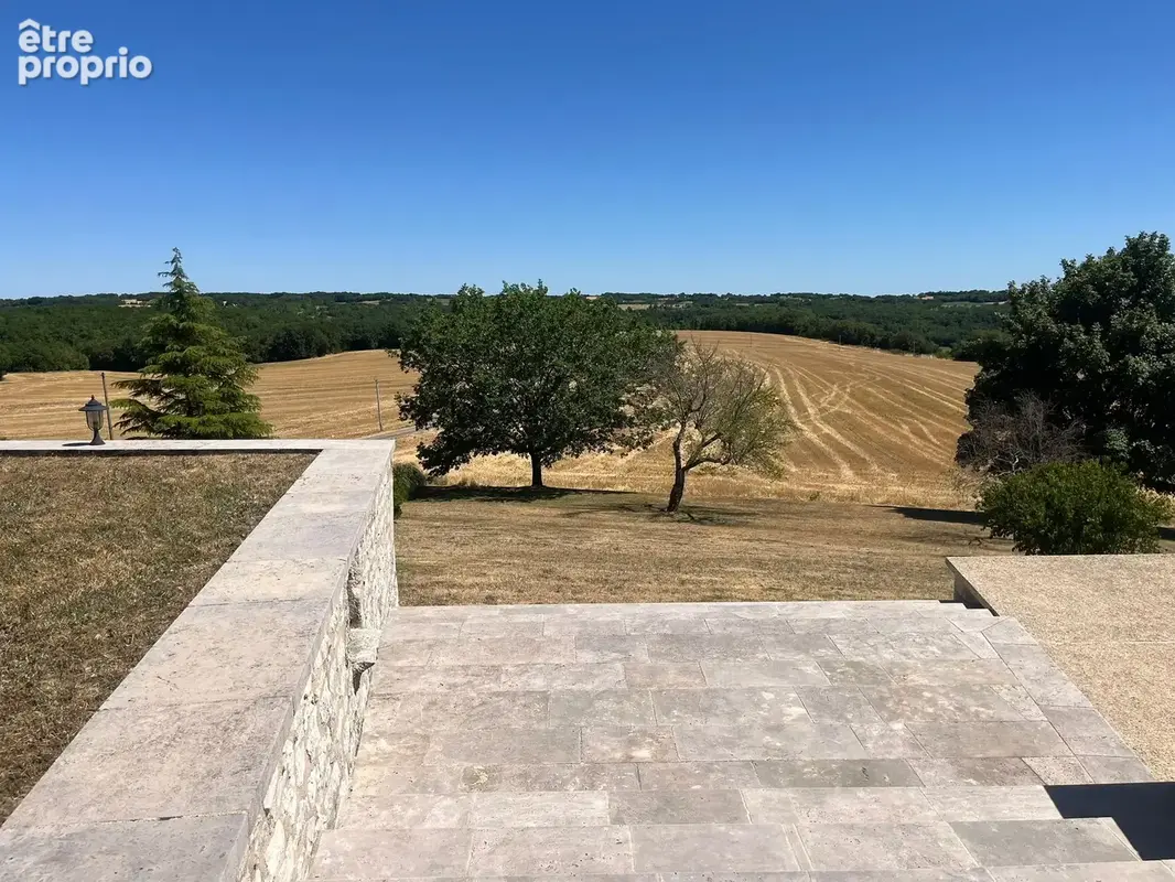 Très belle propriété à vendre dans le sud du Lot sur les hauteurs avec une superbe vue - photo 32