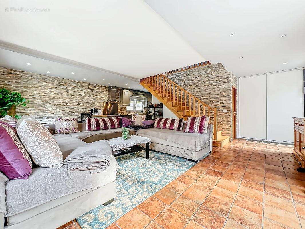 Maison à VAIRES-SUR-MARNE