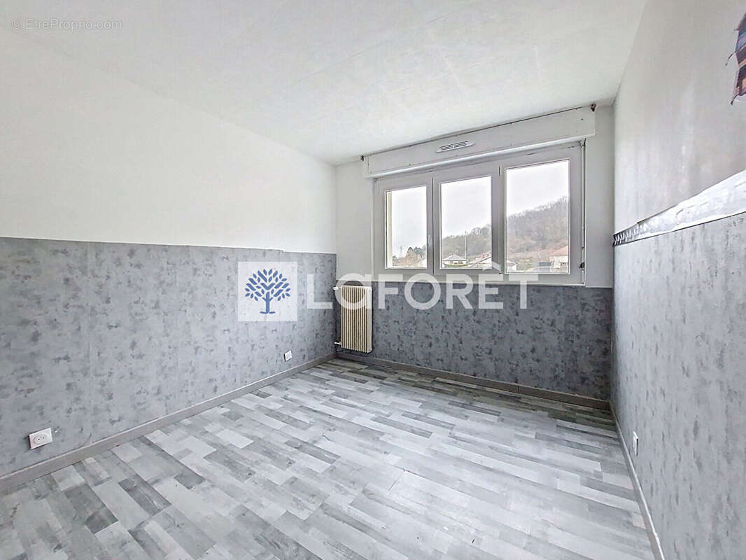 Appartement à GRAND-CHARMONT