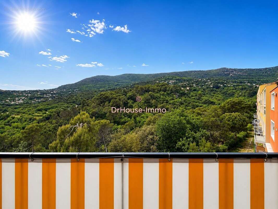 Appartement 91 m² à Carros  - photo 10