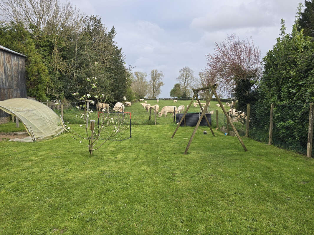 Maison à FEUQUIERES-EN-VIMEU