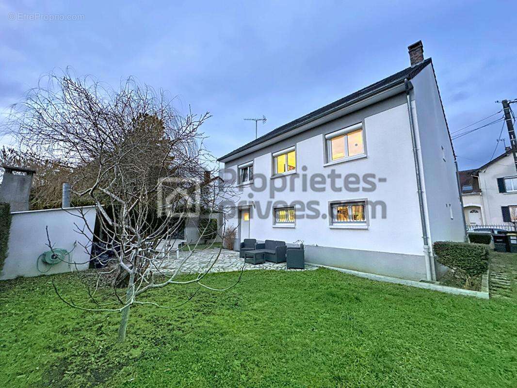 Maison à GRETZ-ARMAINVILLIERS