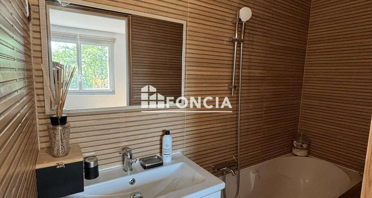 Appartement à LAROQUE-DES-ARCS