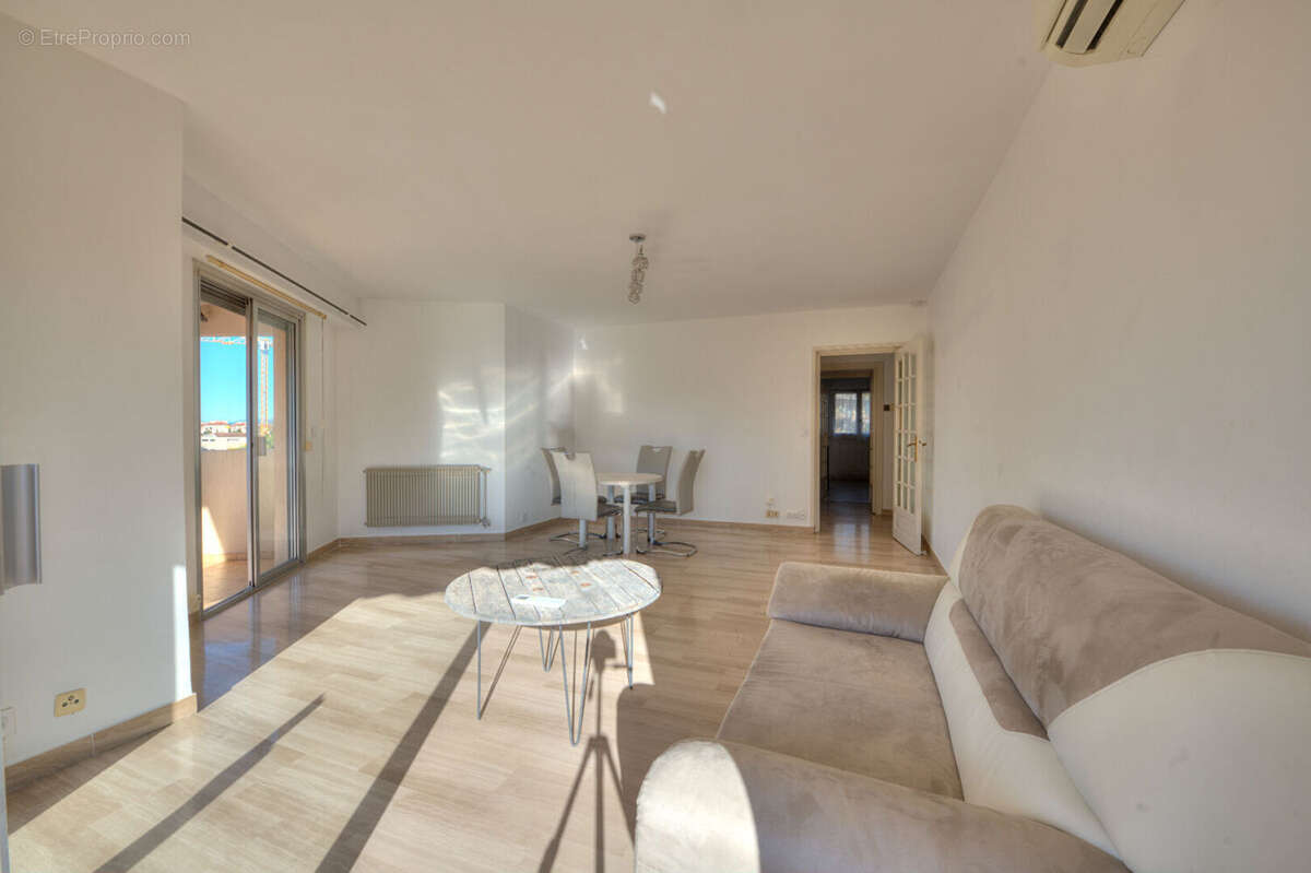Appartement à SAINT-RAPHAEL