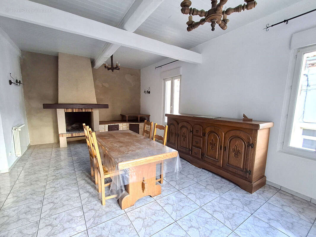 Maison à VILLESEQUE-DES-CORBIERES
