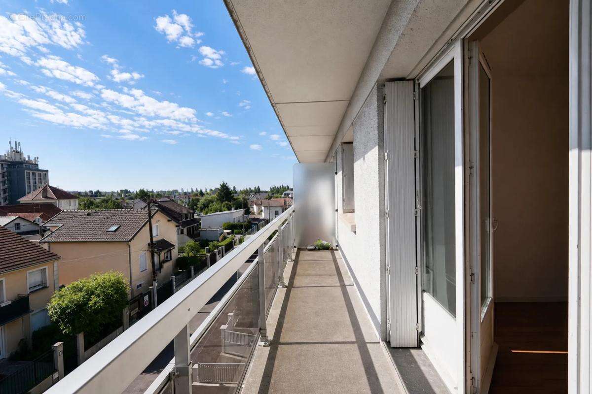 Grand T3 traversant, lumineux, avec balcon filant - 58,29 m2 - photo 10
