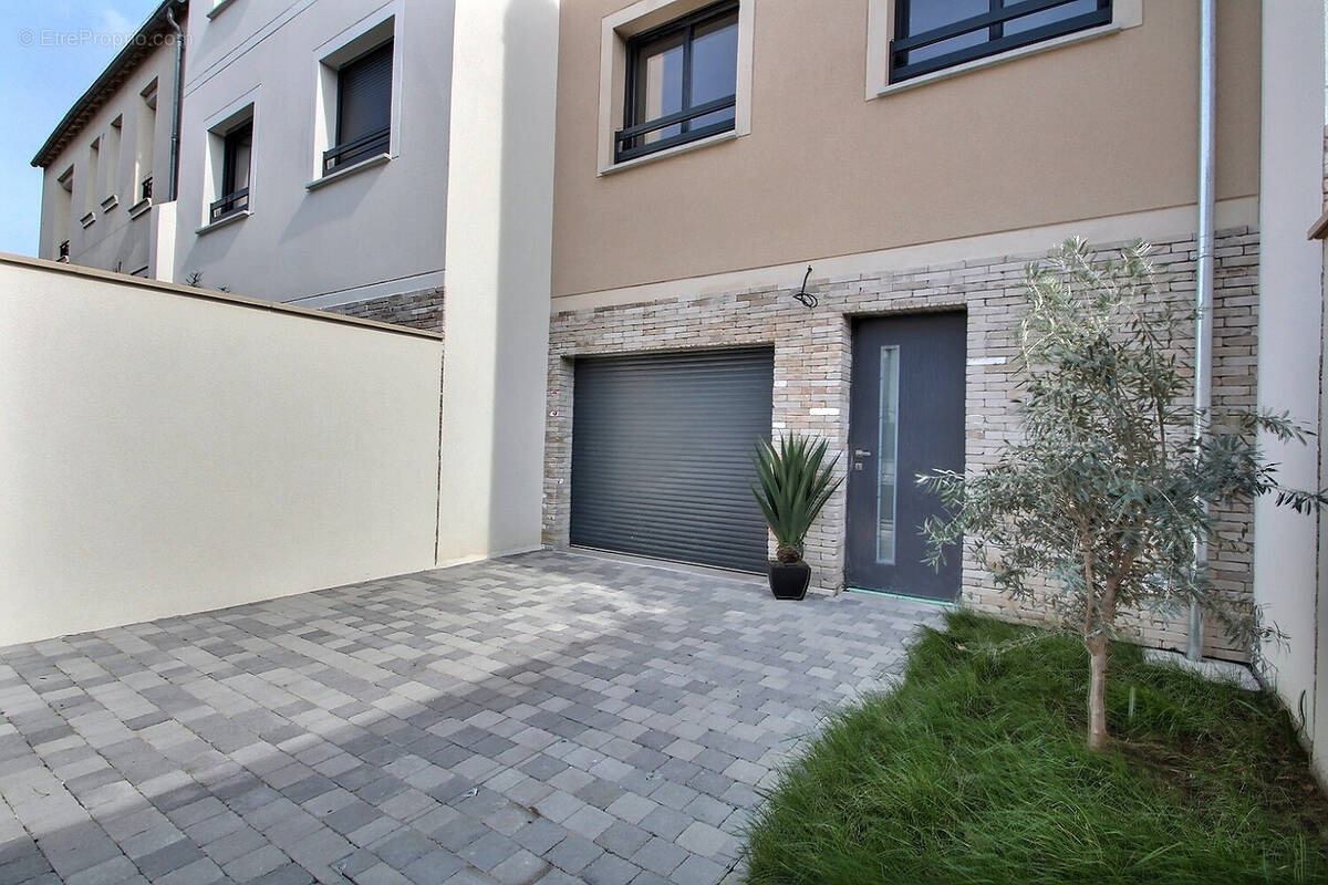 Maison à NANTERRE