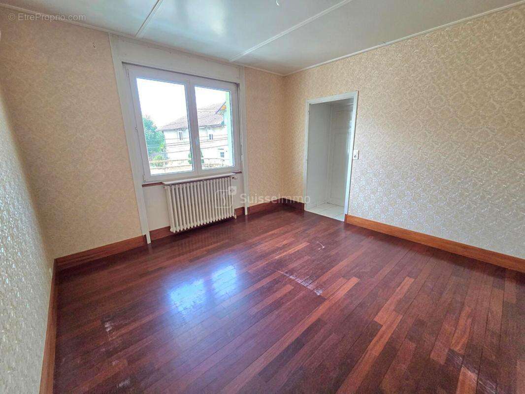Appartement t4 91.26 m² 159000 euros - photo 4