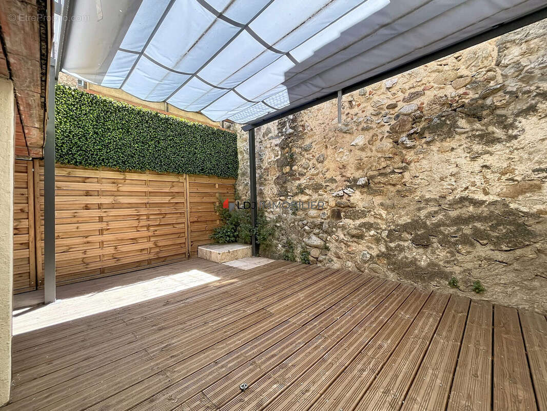 Maison 71 m² à Prades  - photo 2
