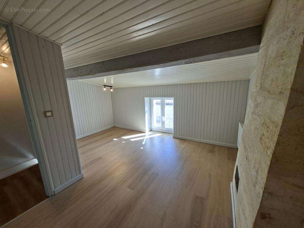 Jolie petite Maison  en pierre Saint-Estèphe 5 pièce(s) 80 m2 - photo 13