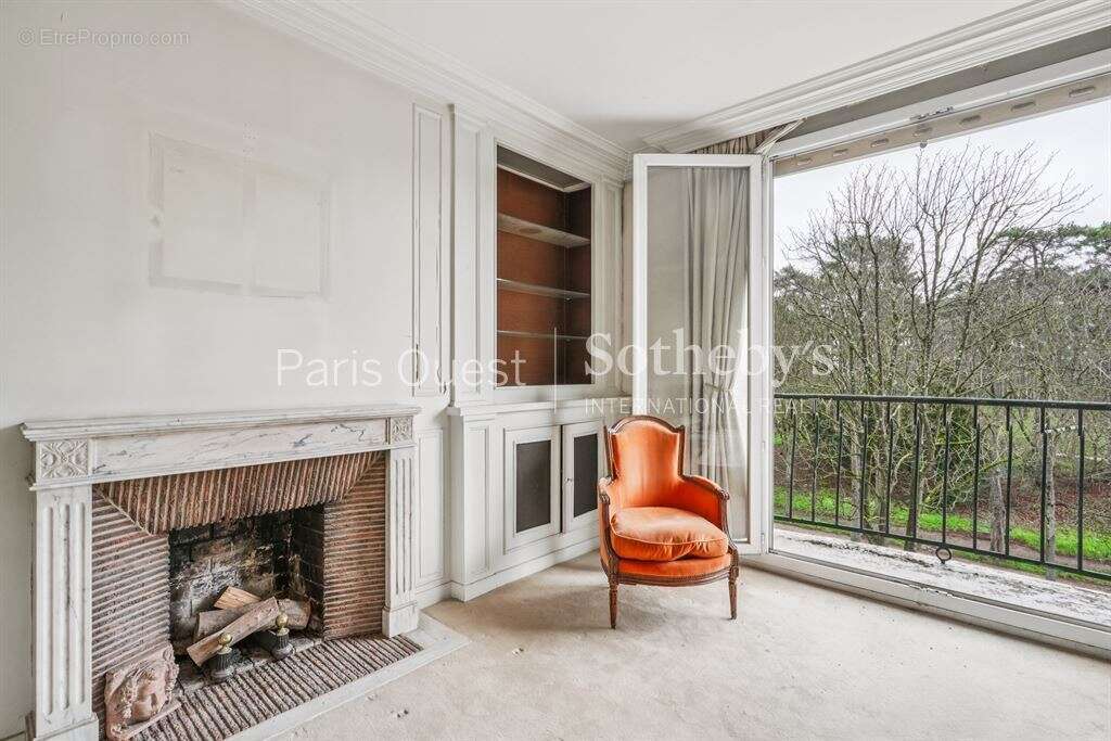 Appartement à NEUILLY-SUR-SEINE