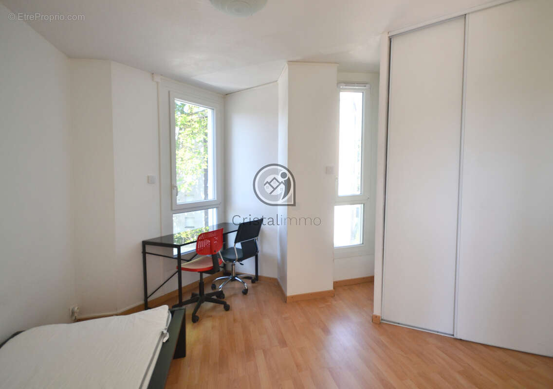 Appartement à SAINT-MARTIN-D'HERES