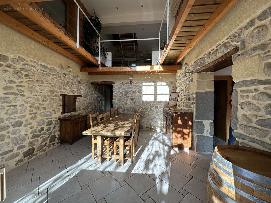 Maison à MONTCEL