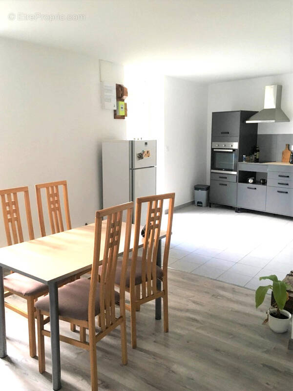 Appartement à SAINT-PAUL-DE-VARAX